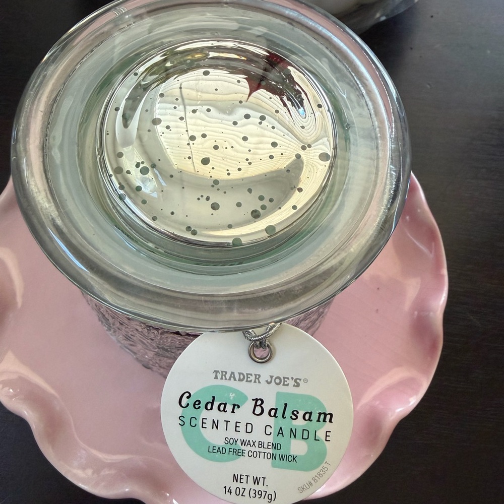 Trader Joe's - Cedar Balsam - Holiday '25 Large Candle 14 oz - Picture 3 of 5